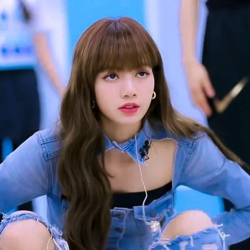 rose noir, lisa blackpink, lisa rose noir, blackpink lalisa, carrière de station