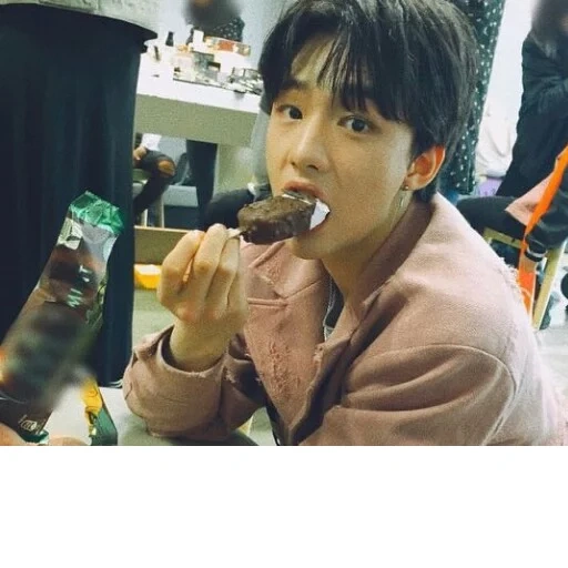 kim sokjin, with hyun-jin, kim jin jin, sokjin eats, woomi icecream kpop