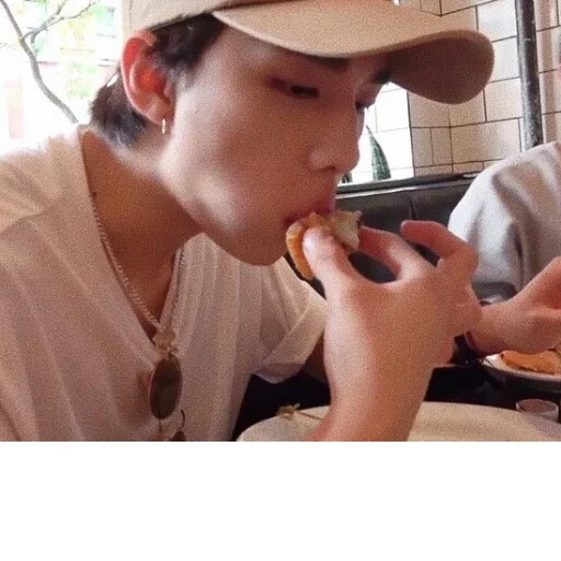 gli asiatici, le persone, bei ragazzi, bambini carini, hwang hyun-jin sta mangiando