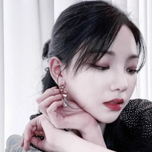 karina yoo, korean makeup, asian girls, isabelle lightwood, beautiful asian girl