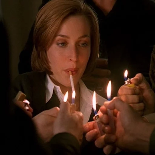 x files, ани лорак, дана скалли, джиллиан андерсон, gillian anderson smoking