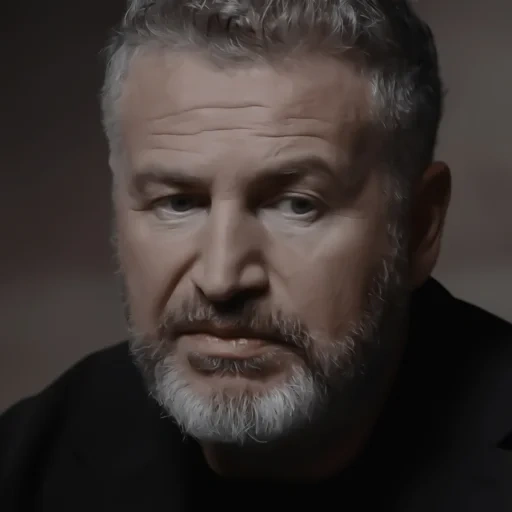 leonid, leonid agurin, barba de agustín, vladimir vladimirovich plesnikov, actor que interpreta el video publicitario de mir agitin