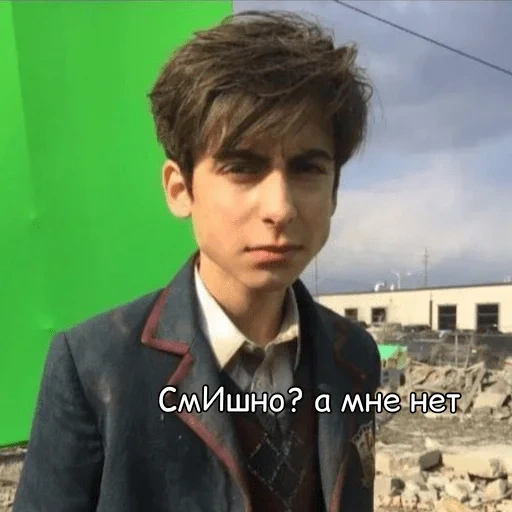 aidan gallagher, aidan gallagher, academy ambrell lenard, series academy of ambrell, aidan gallagher fifth academy ambrell