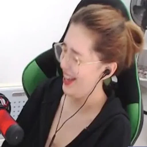 humano, mulher, stream twich, dreno aisumaisu, você é uma reação de blogueiros super 2020