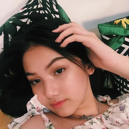 gli asiatici, le persone, la ragazza, ragazza asiatica carina, foto di un amico