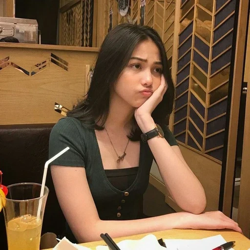 putri, la ragazza, keyakizaka 46, wanita cantik, aisyah aqilah