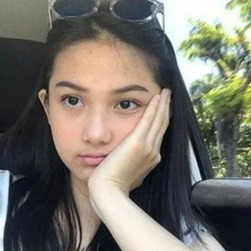 gli asiatici, la ragazza, in asia, amanda manopo, la nuova ragazza