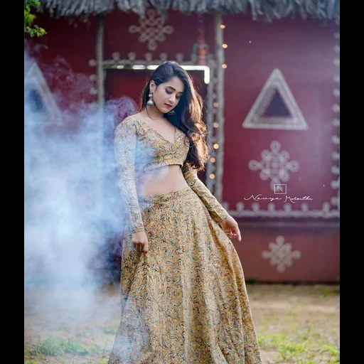 giovane donna, moda indiana, abbigliamento indiano, abiti indiani, abiti indiani