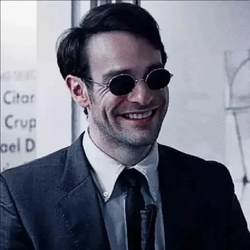 murdock, charlie cox, petualang, matt murdoch, matt murdoch glasses