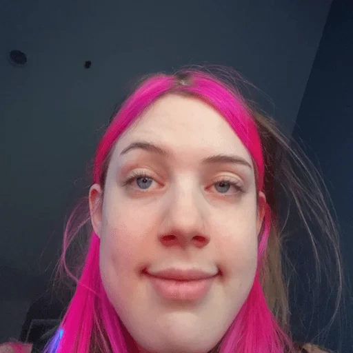 pelo, humano, mujer joven, rojo akulic, con cabello rosa