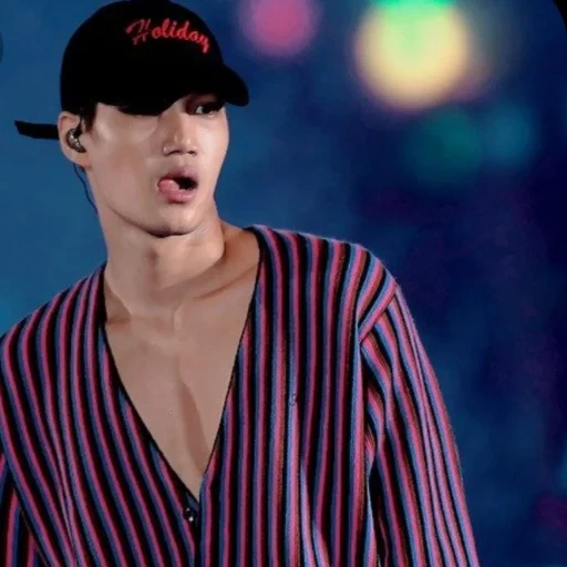 kim jong ir, kai exo, kai von exo kokobop, kai von exo press 2019, pak chanyeol