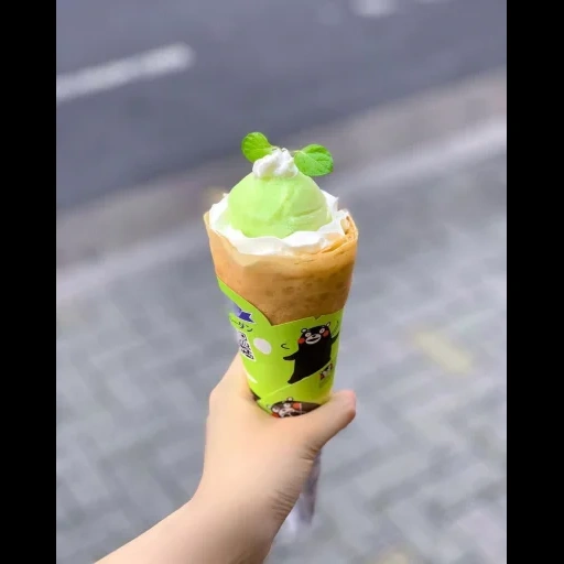 мороженка, мороженое, зеленое мороженое, стаканчик мороженое, мороженое вафельном стаканчике