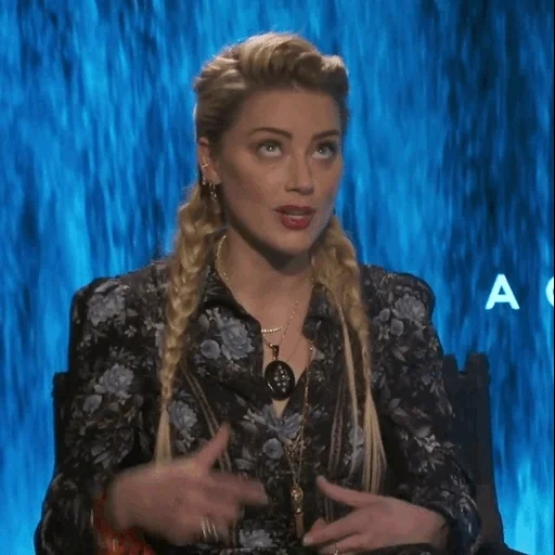 l'attrice, amber hurd, le riprese del film, casa 2 live, amber heard aquaman interview