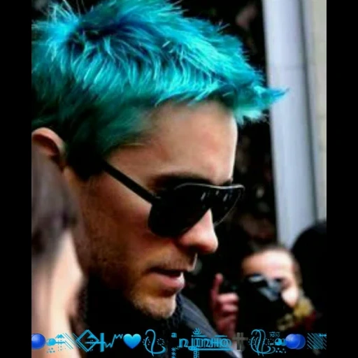 rambut pria, rambut pria, gaya rambut pria, jared summer blue hair, rambut pewarnaan pendek pada pria