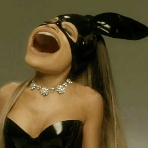 ariana grande, mujer peligrosa, funny erysipelas con un meme, ariana grande meme, ariana grande mujer peligrosa