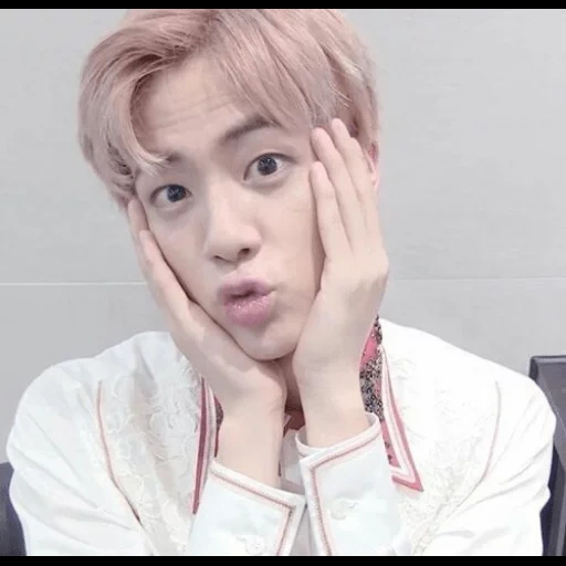 bts jin, egyo bts, vinho de zimbro bts, jin xiuzhen, kim sokkin egye