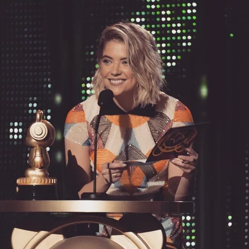 ashley, la ragazza, ashley benson, adorabile bugiardo, premio disney radio music 2015