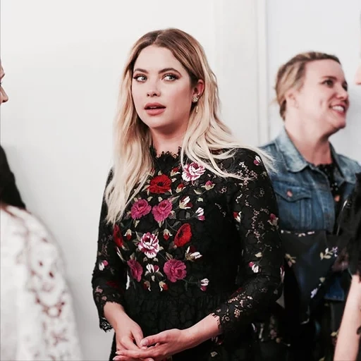 filles, chloé moretz, vêtements de mode pour femmes, belle femme, emma roberts 2021