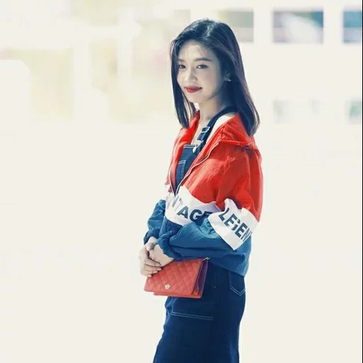 la ragazza, velluto rosso, stile coreano, la moda asiatica, la moda coreana