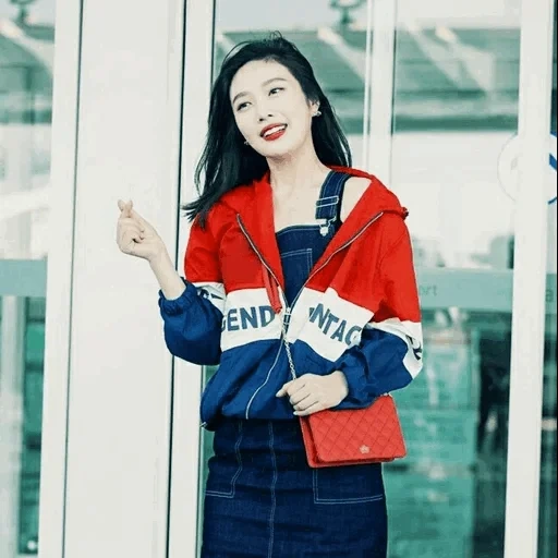 beludru merah, gaya korea, fashion korea, ala korea, bandara joey red light corduroy