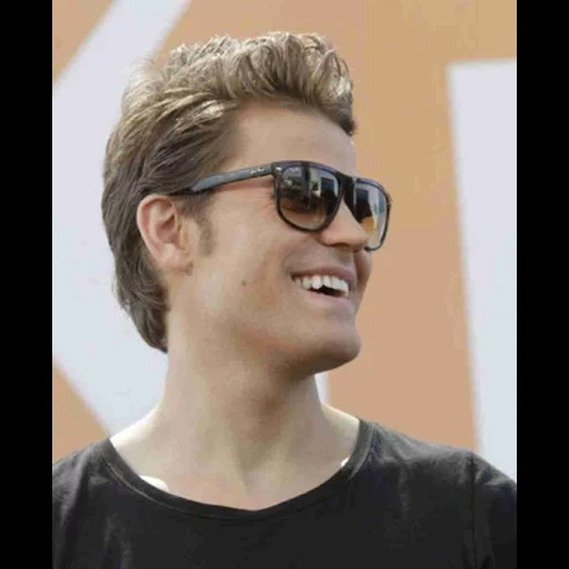 paul wesley, bravi ragazzi, stefan salvatore, bei ragazzi del mondo, paul wesley sorride