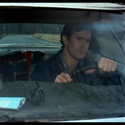 кадр фильма, зловещие мертвецы 2, убийственная игра фильм 2015, зловещие мертвецы 1981 машине, зловещие мертвецы чёрная книга