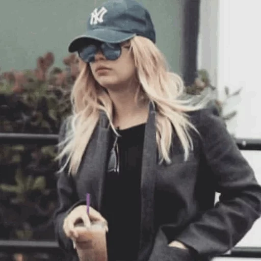 ashley benson, ashley benson 2019, estilo ashley benson, estilo da rua ashley benson, darren aronofsky jennifer lawrence 2021