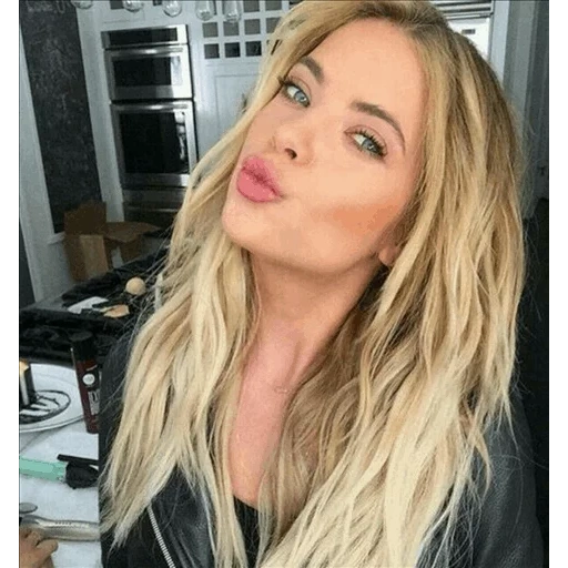 giovane donna, bionda, ashley benson, capelli biondi, colore dei capelli biondi