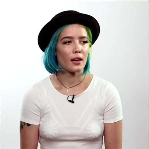 orang asia, halsey, alanis holzi, wawancara halsey, holsi wawancara membaca