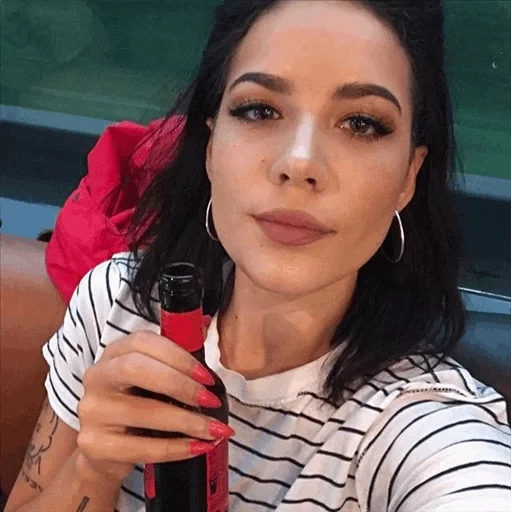 halsey, female, girl, handsome girls, a famous actress