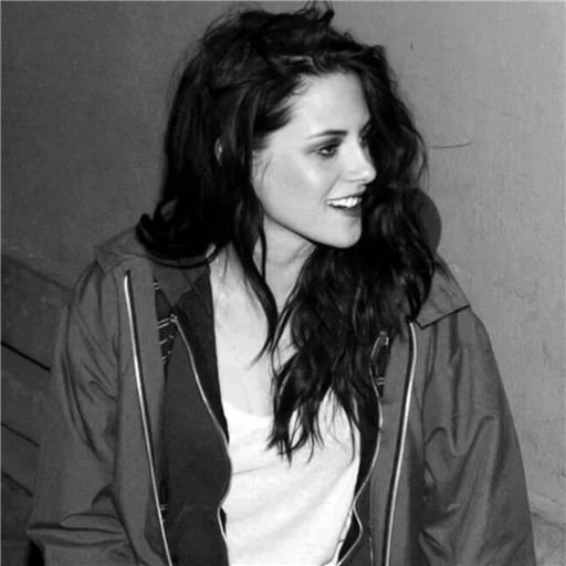 la ragazza, kristen stewart, kristen stewart nero, estetica di kristen stewart, arianna labed kristen stewart