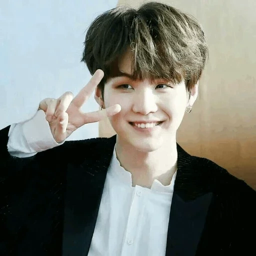 suga, zheng zhongguo, yongi bts, bangtan boys, bts shu más sonrisa