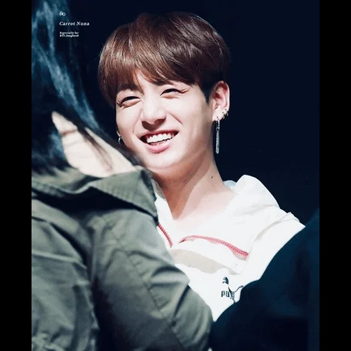 zheng zhongguo, jungkook bts, jean jungkook bts, sorridi solennemente nel paese, chong guo fan fan