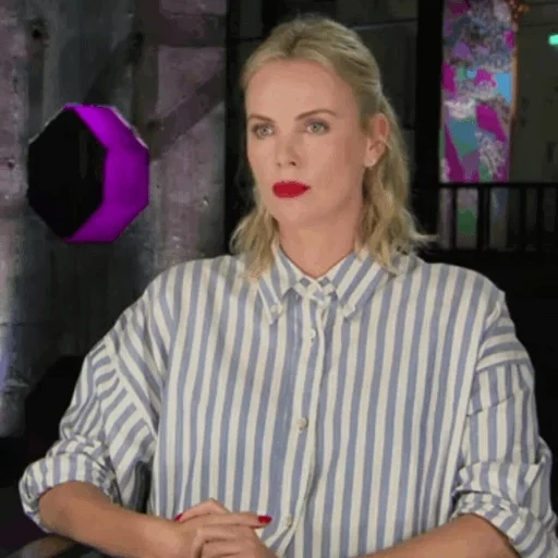 gadis, charlize theron, pirang yang meledak, film blonde woman 2018, sahabat elaine hendrix