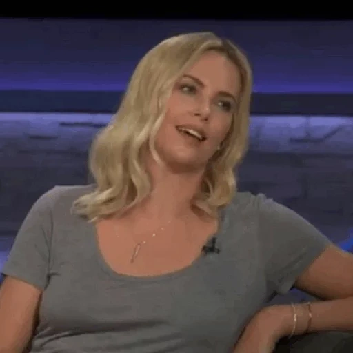 blonde, charlize theron, chelsea handler, the actress is beautiful, hollywood blonde