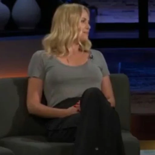 kaki, chelsea handler, gadis besar, kristen bercheryl hines