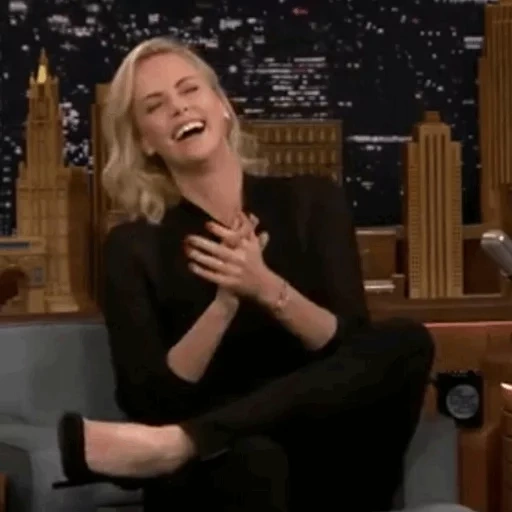 lensa film, jimmy fallon, charlize theron dari jimmy fallon, jennifer lawrence jimmy fallon show, millie bobby brown jimmy fallon show 2022