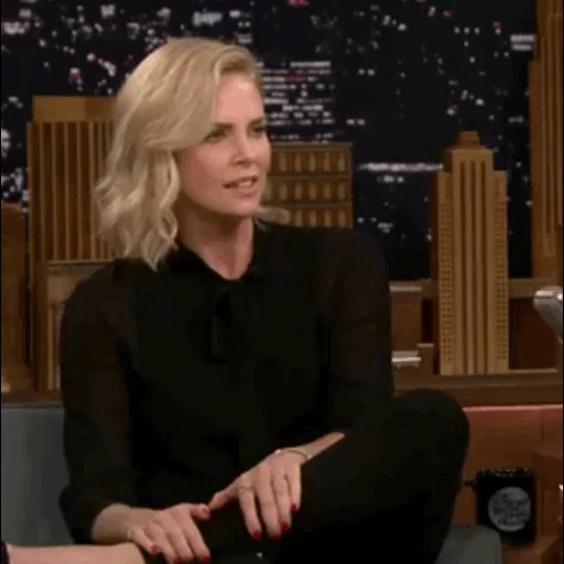 lensa film, jimmy fallon, charlize theron dari jimmy fallon, charlize theron dari jimmy fallon, jennifer lawrence jimmy fallon show