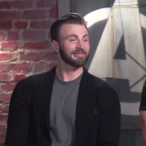 chris evans, die ära des altron, chris evans lacht, chris hemsworth bizeps, rächer der ära von altron