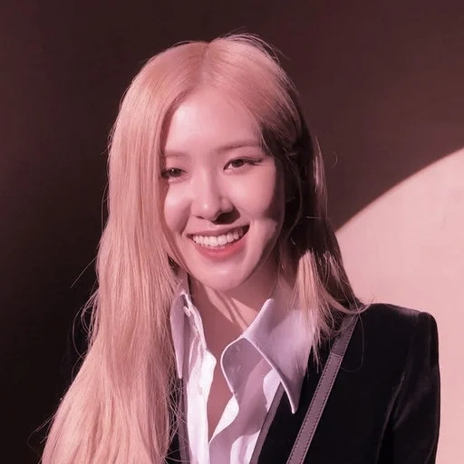 kim jisu, hitam pink, beludru merah, rose blackpink, blackpink rosé