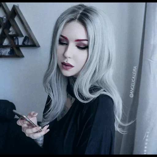 jeune femme, mode gothique, maquillage gothique, filles gothiques, goths aux cheveux blancs