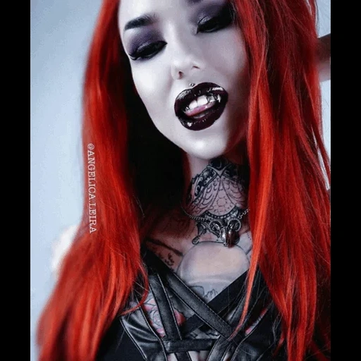 wanpu gotsa, angélica, vampiros góticos, garota gótica, deusa de metal negro megot escuro