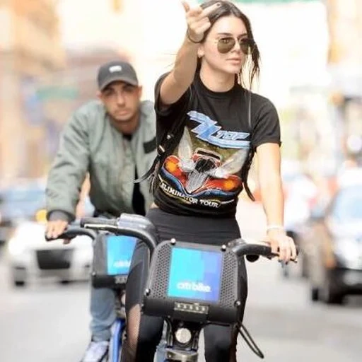 a-bike, riding a bicycle, kendall jenner, kendall jenner style, kendall-jenner model
