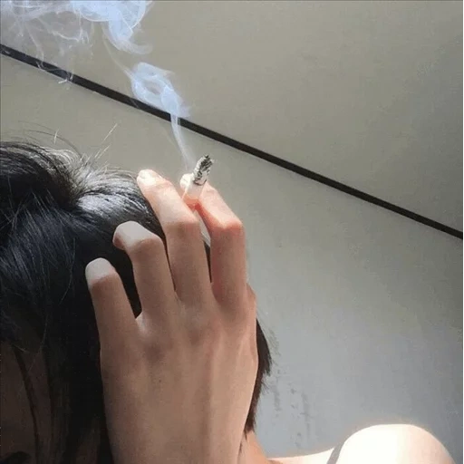 sokhra, estética, perda de interesse da estética, garota com um cigarro sem rosto