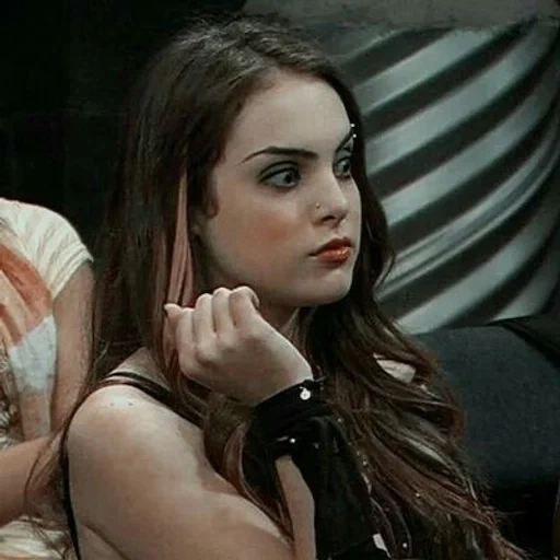 girl, elizabeth, jade west, elizabeth gillies, celebrity photos