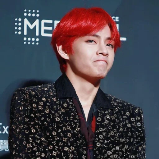 v bts, kim ta hyun, taehyung bts, rambut merah taehyung, bts taehen dengan rambut merah