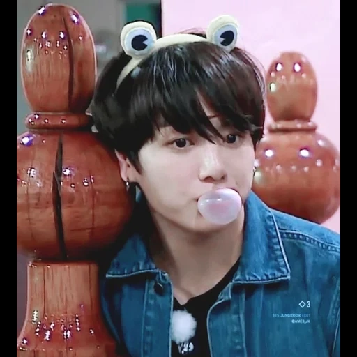 jungkook, jung jungkook, bts jungkook, taehyun frog, bts jung jungkook meme