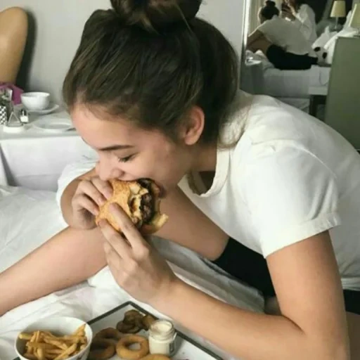 barbara, young woman, human, barbara palvin, barbara palvin eats a burger