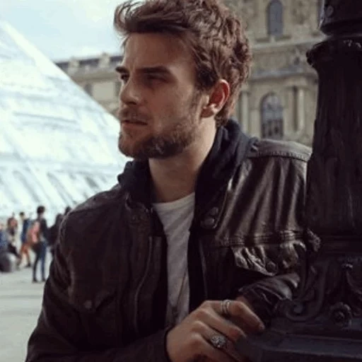 ragazzo, uomini, un bell'uomo, natanir buzolic, 20th century secret 202020 magazine