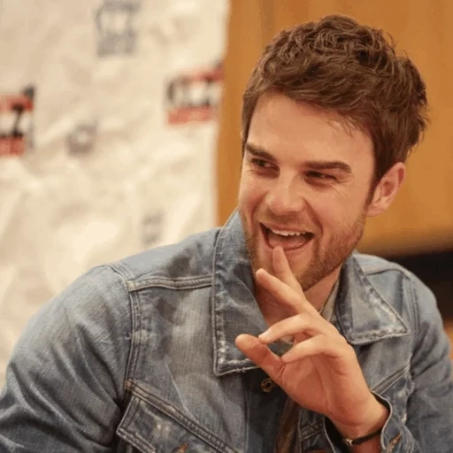 gli attori, attore di vampiri, gli attori, daniel buzolic, natanir buzolic